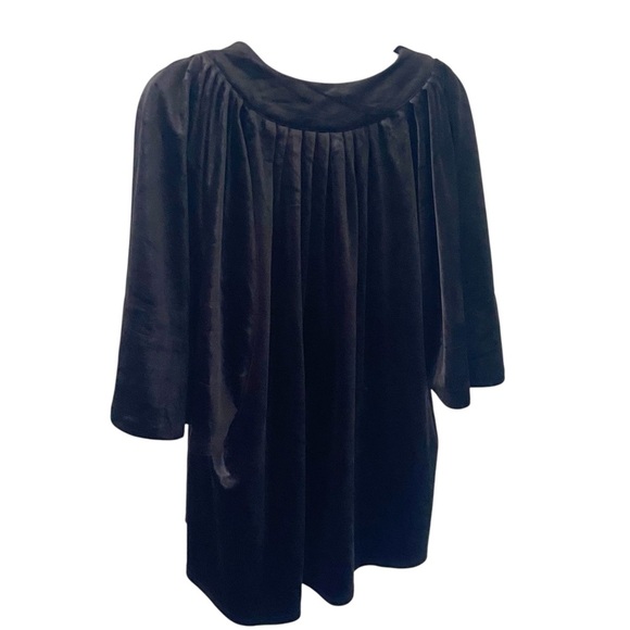 Pomander Place Finley Velvet Flutter Sleeve Top Tuckernuck size XL - Picture 4 of 12